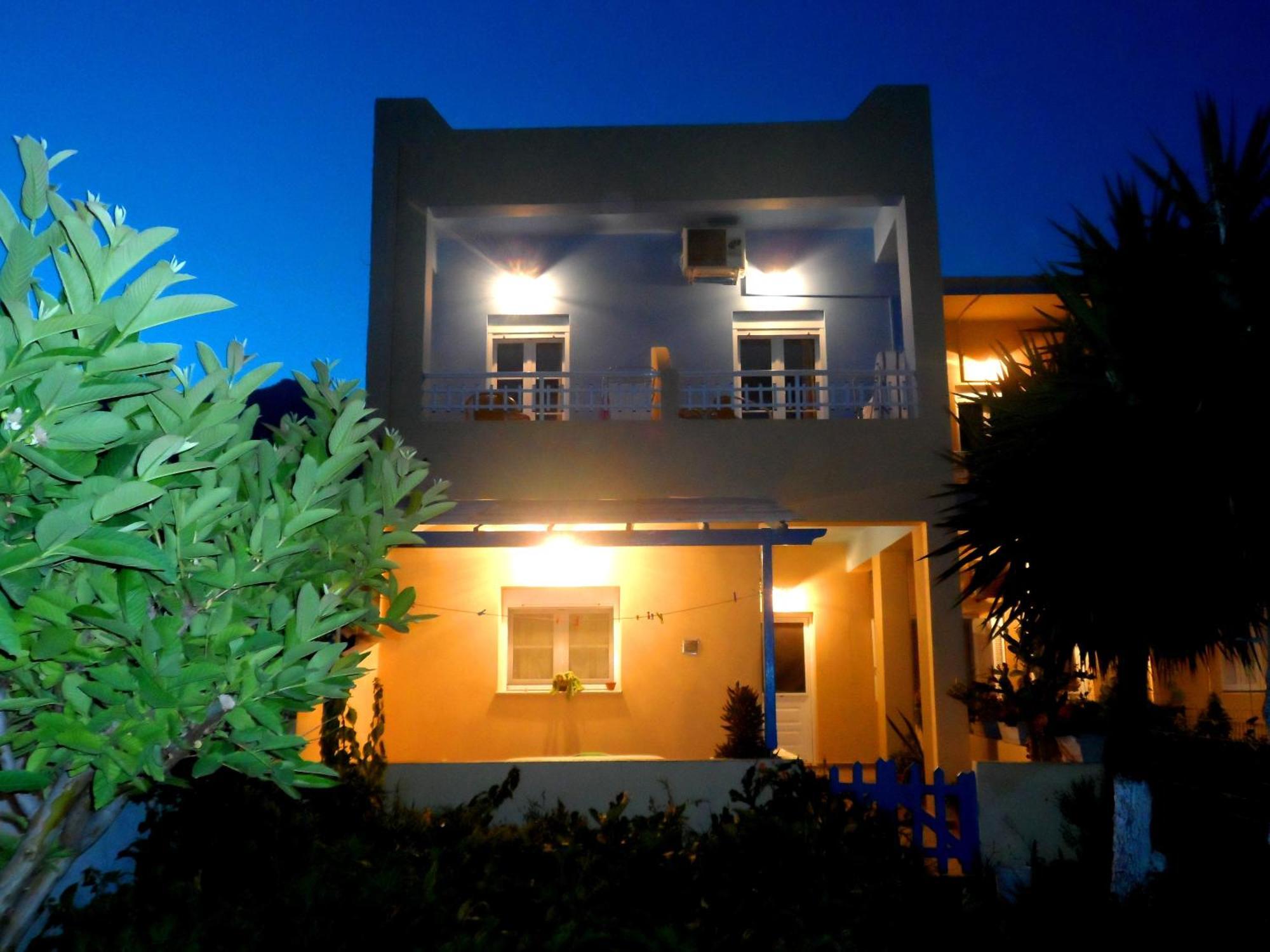 Papafotis Apartments & Suites Alinda  Bagian luar foto