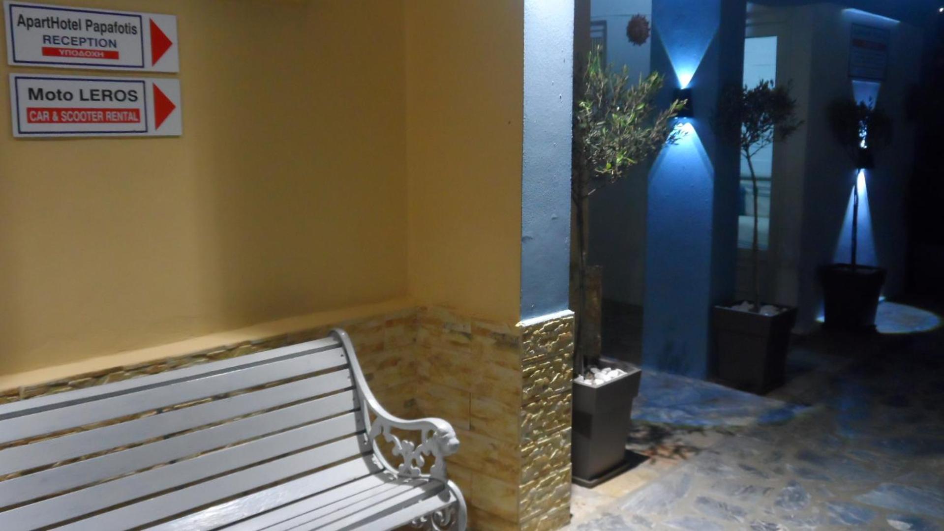 Papafotis Apartments & Suites Alinda  Bagian luar foto